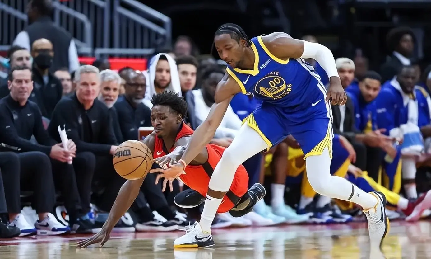 里的表现简 里的表现简