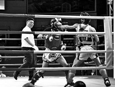 本次赛事由, 自由搏击运 本次赛事由, 自由搏击运